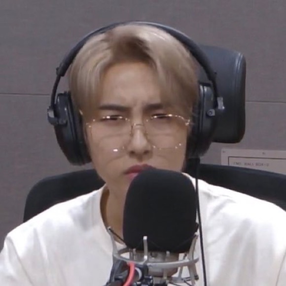 Meet your Posher, Aiyi - Picture 1 of 1